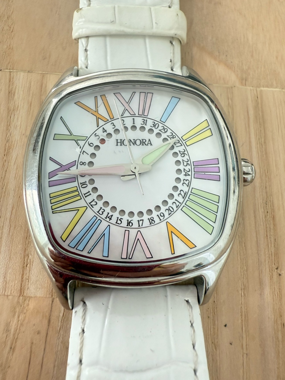 Honora ladies silver tone colorful white leather watch NEW BATTERY